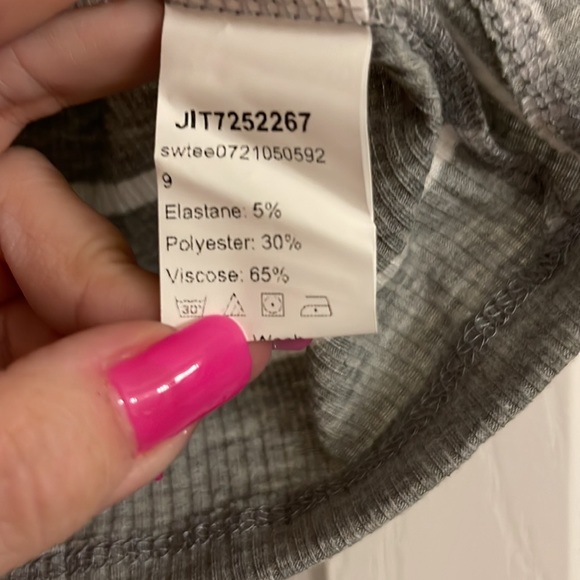 NWOT Shein Curve Ribbed Short Sleeve Crop Top - Picture 2 of 3